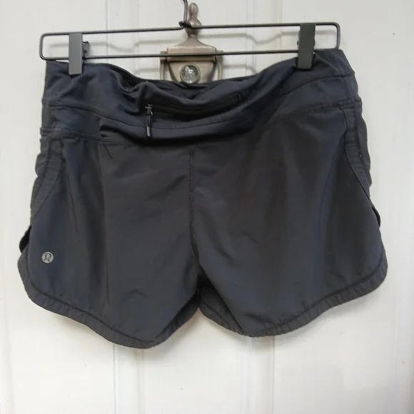 LULULEMON Lined Athletic Shorts SZ 6 - Picture 2 of 5